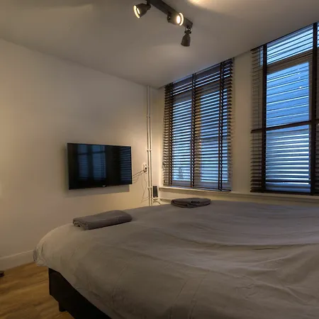 Canal View 2* 암스테르담